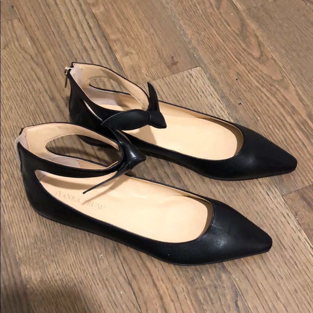 Ivanka Trump Tramory Bow flats LEATHER size 8